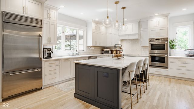 7165 Fox Hollow Ridge, Zionsville, IN 46077