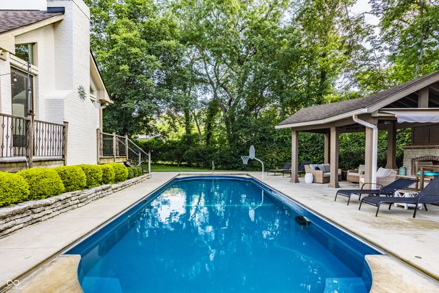 7165 Fox Hollow Ridge, Zionsville, IN 46077