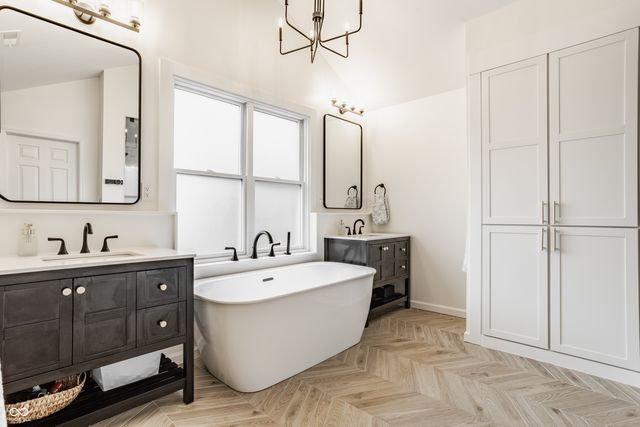 7165 Fox Hollow Ridge, Zionsville, IN 46077