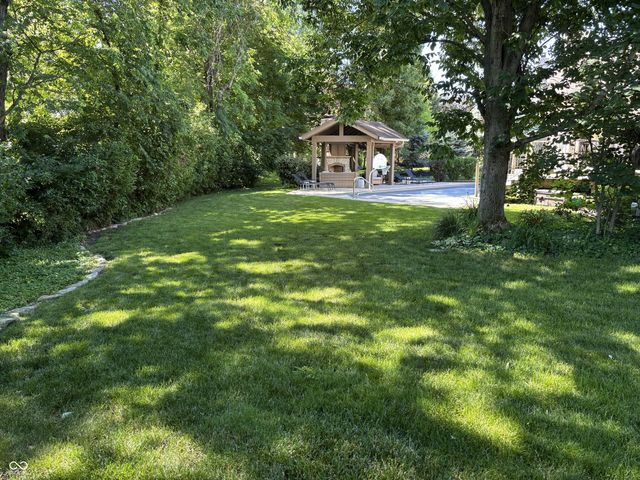 7165 Fox Hollow Ridge, Zionsville, IN 46077