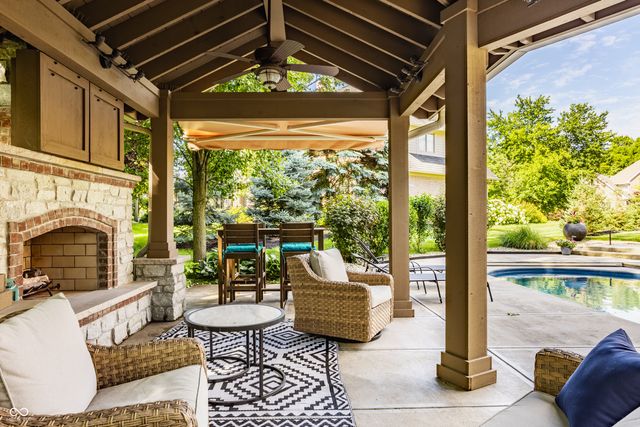 7165 Fox Hollow Ridge, Zionsville, IN 46077