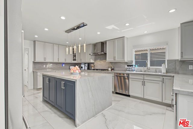 13039 Garris Avenue, Granada Hills (los Angeles), CA 91344