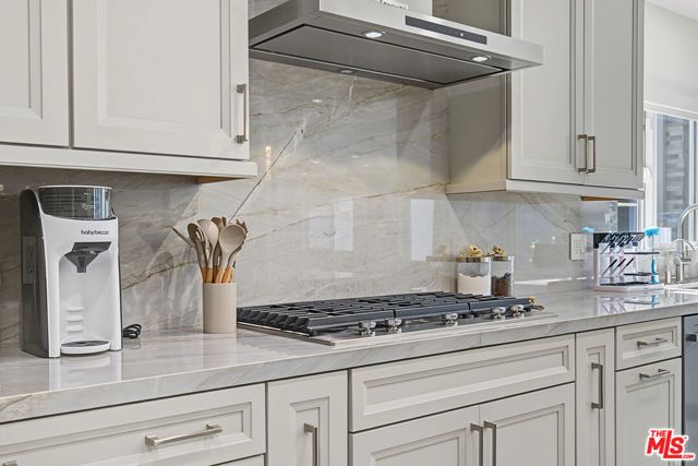 13039 Garris Avenue, Granada Hills (los Angeles), CA 91344
