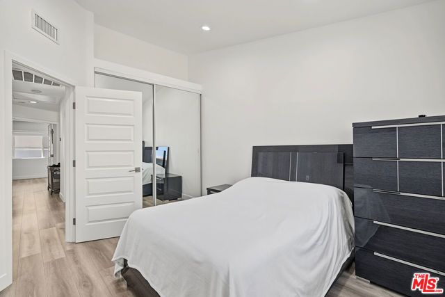 13039 Garris Avenue, Granada Hills (los Angeles), CA 91344