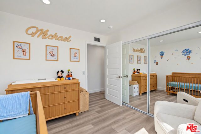 13039 Garris Avenue, Granada Hills (los Angeles), CA 91344