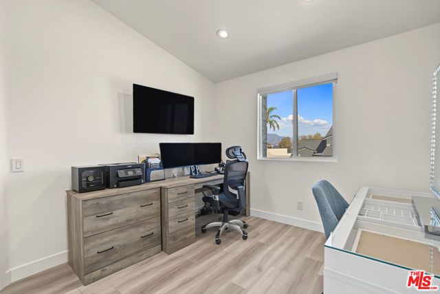 13039 Garris Avenue, Granada Hills (los Angeles), CA 91344
