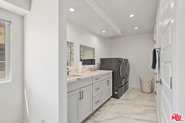 13039 Garris Avenue, Granada Hills (los Angeles), CA 91344