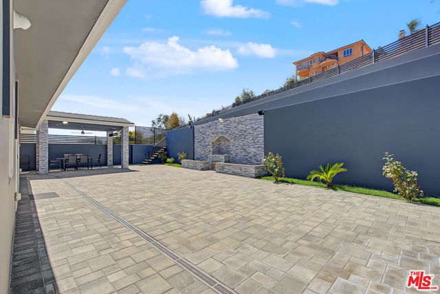 13039 Garris Avenue, Granada Hills (los Angeles), CA 91344