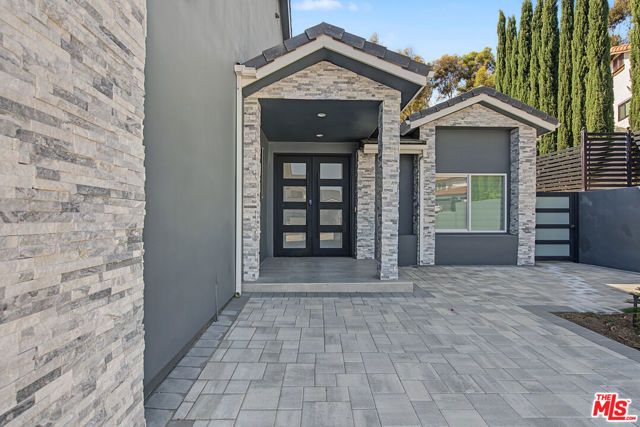 13039 Garris Avenue, Granada Hills (los Angeles), CA 91344