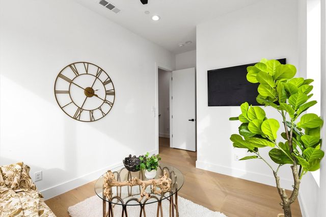 815 E 5th Avenue 209, Dallas, TX 75203