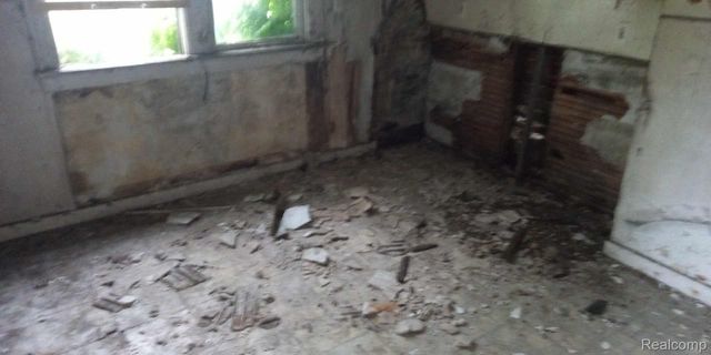 13832 PINEWOOD Street, Detroit, MI 48205