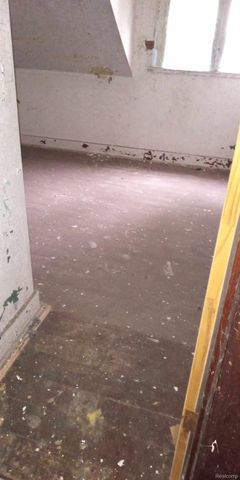 13832 PINEWOOD Street, Detroit, MI 48205