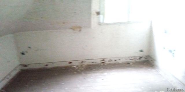 13832 PINEWOOD Street, Detroit, MI 48205