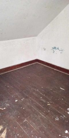 13832 PINEWOOD Street, Detroit, MI 48205