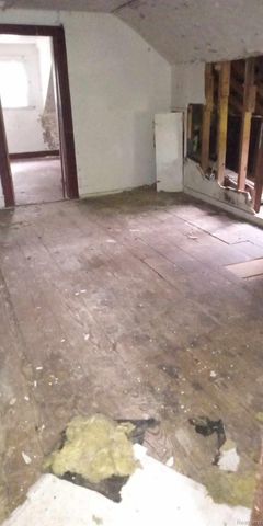 13832 PINEWOOD Street, Detroit, MI 48205