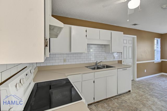 2352 Rowe Street, Hinesville, GA 31313