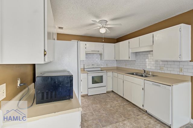 2352 Rowe Street, Hinesville, GA 31313
