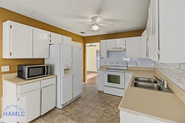 2352 Rowe Street, Hinesville, GA 31313
