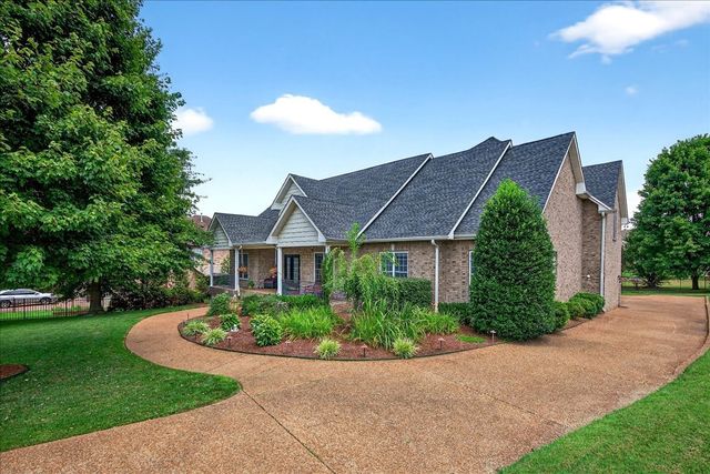 1003 Thistle Ct, Hendersonville, TN 37075