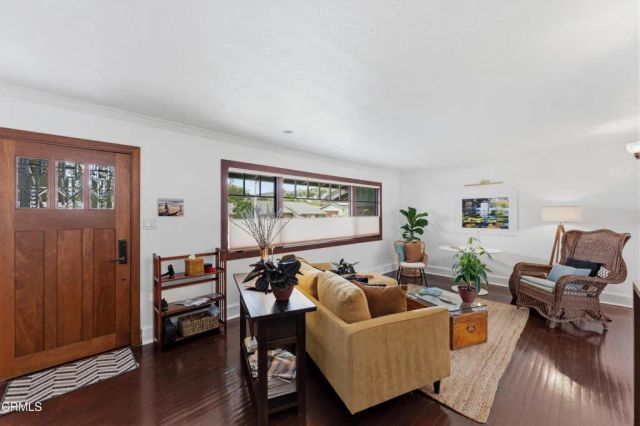 324 Arnett Avenue, Ventura, CA 93003