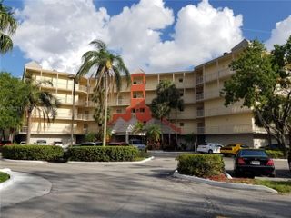 8290 Lake Drive 440, Doral, FL 33166