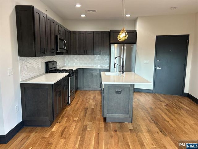 126 Newark Pompton Turnpike B, Pequannock Township, NJ 07440