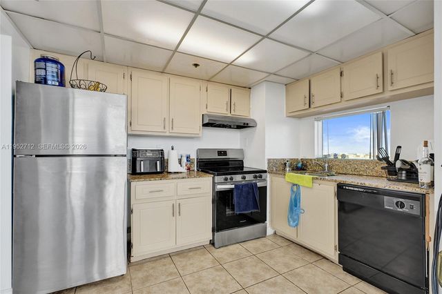 7601 E Treasure Dr 1120, North Bay Village, FL 33141