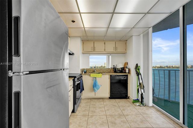 7601 E Treasure Dr 1120, North Bay Village, FL 33141