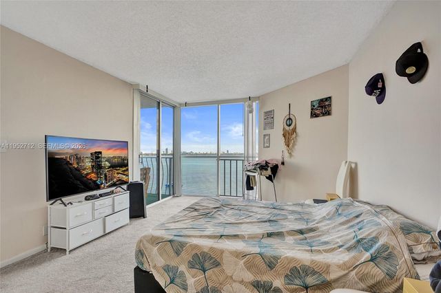 7601 E Treasure Dr 1120, North Bay Village, FL 33141