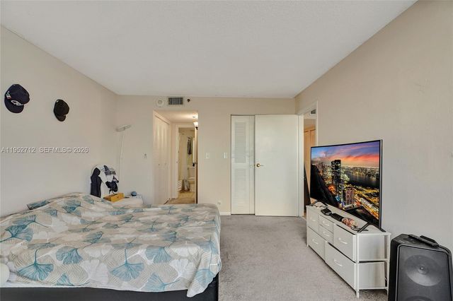 7601 E Treasure Dr 1120, North Bay Village, FL 33141