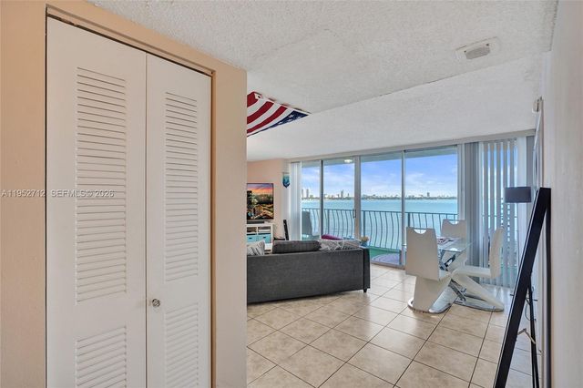 7601 E Treasure Dr 1120, North Bay Village, FL 33141