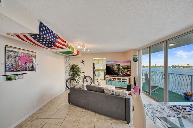 7601 E Treasure Dr 1120, North Bay Village, FL 33141