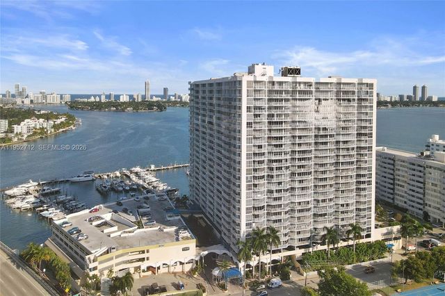 7601 E Treasure Dr 1120, North Bay Village, FL 33141