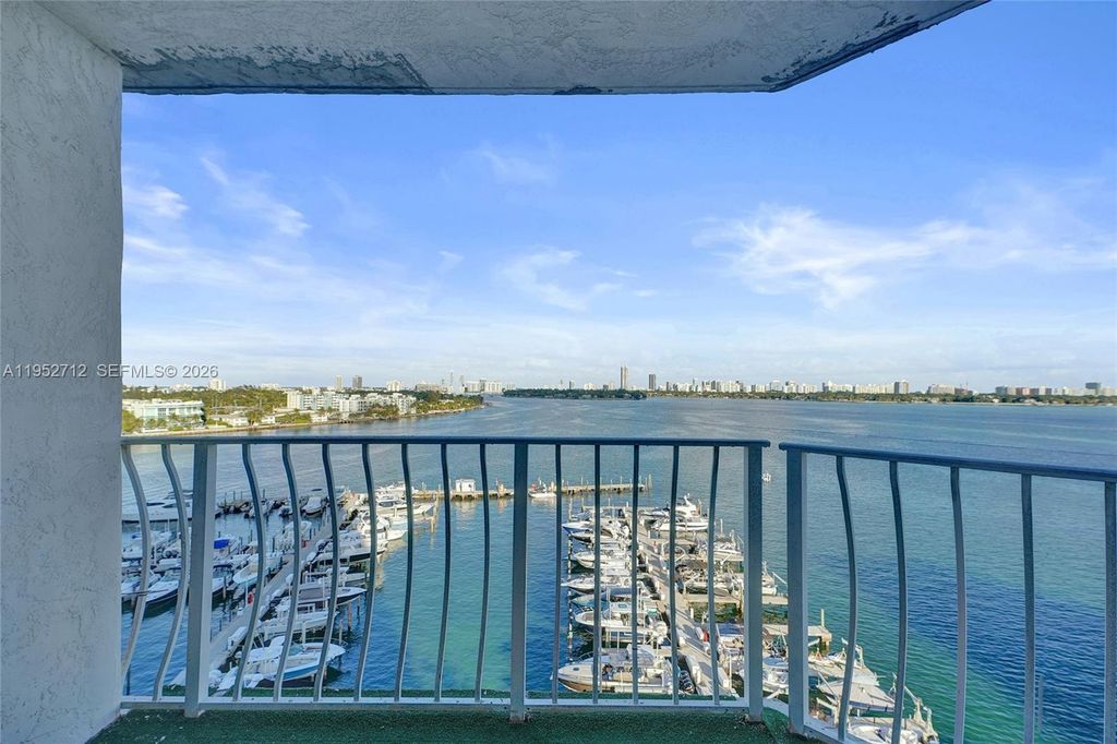 7601 E Treasure Dr 1120, North Bay Village, FL 33141