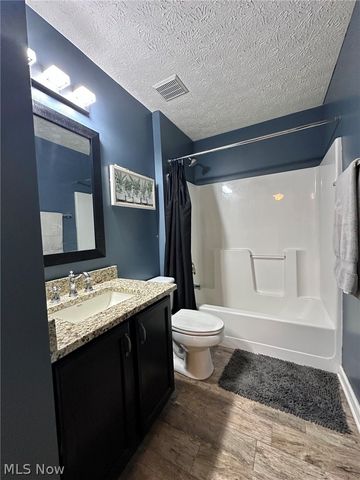 887 Willow Creek Drive, Fairlawn, OH 44333