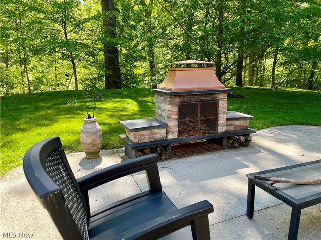 887 Willow Creek Drive, Fairlawn, OH 44333