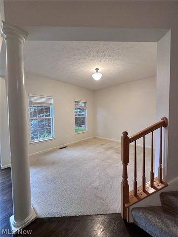 887 Willow Creek Drive, Fairlawn, OH 44333