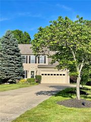 887 Willow Creek Drive, Fairlawn, OH 44333