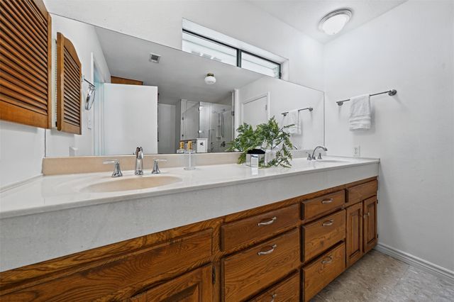 1013 Hidden Hills DR, Dripping Springs, TX 78620