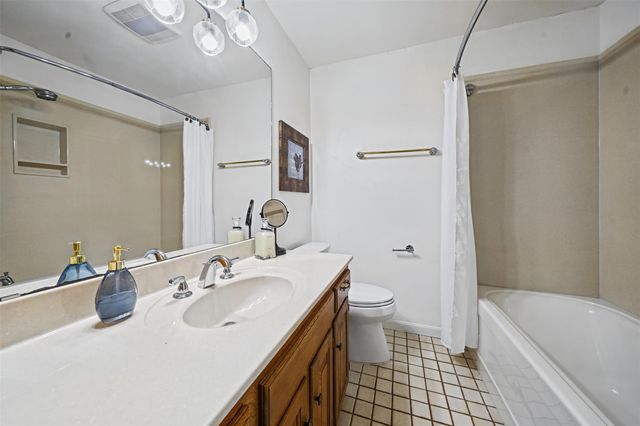 1013 Hidden Hills DR, Dripping Springs, TX 78620