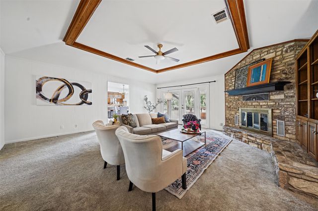 1013 Hidden Hills DR, Dripping Springs, TX 78620