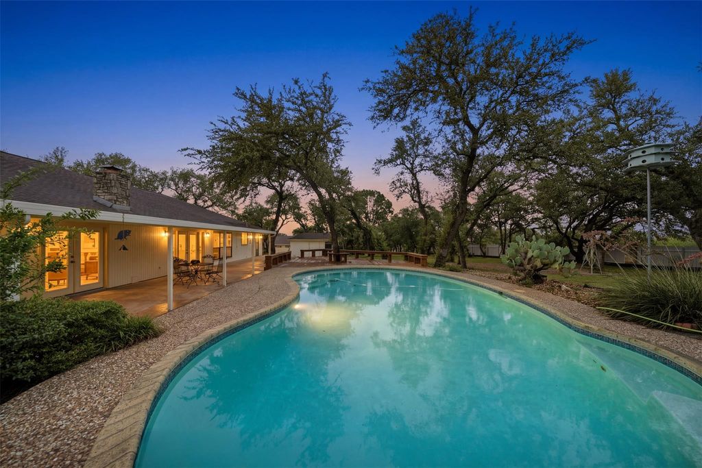 1013 Hidden Hills DR, Dripping Springs, TX 78620