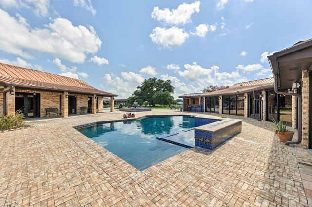 1226 County Road 45, Angleton, TX 77515