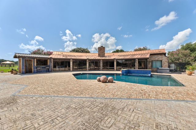 1226 County Road 45, Angleton, TX 77515