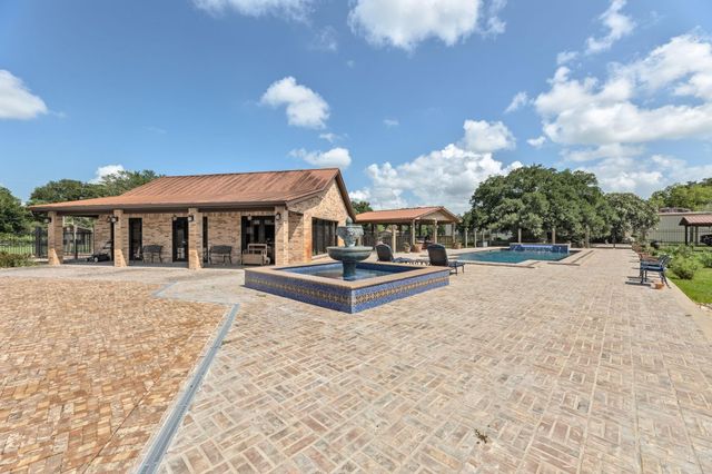 1226 County Road 45, Angleton, TX 77515