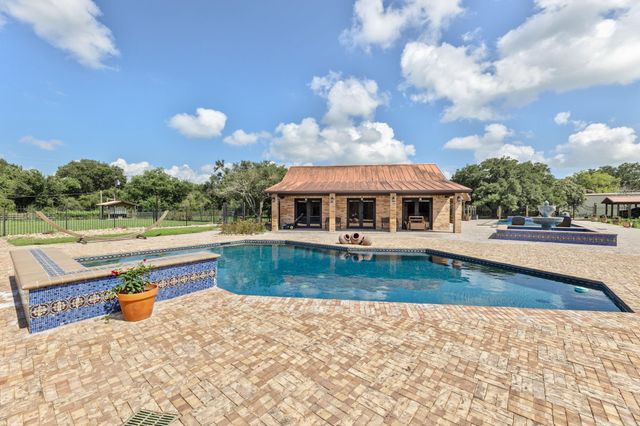 1226 County Road 45, Angleton, TX 77515