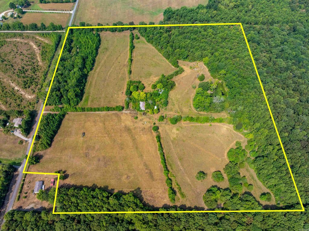 606 Firehouse Rd, Quitman, AR 72131