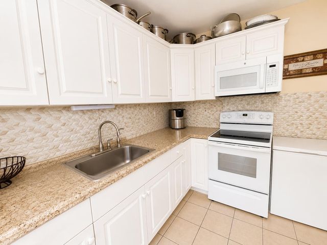 200 NW 12th Court, Pompano Beach, FL 33060