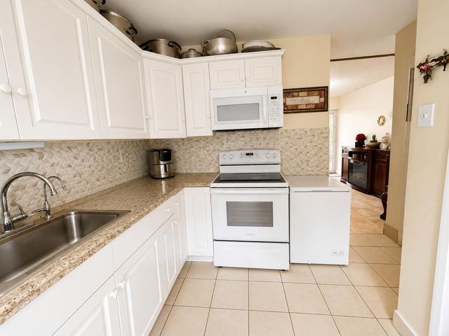 200 NW 12th Court, Pompano Beach, FL 33060