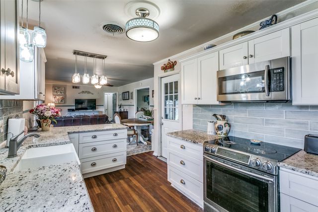 209 Linda Lane, Irving, TX 75062